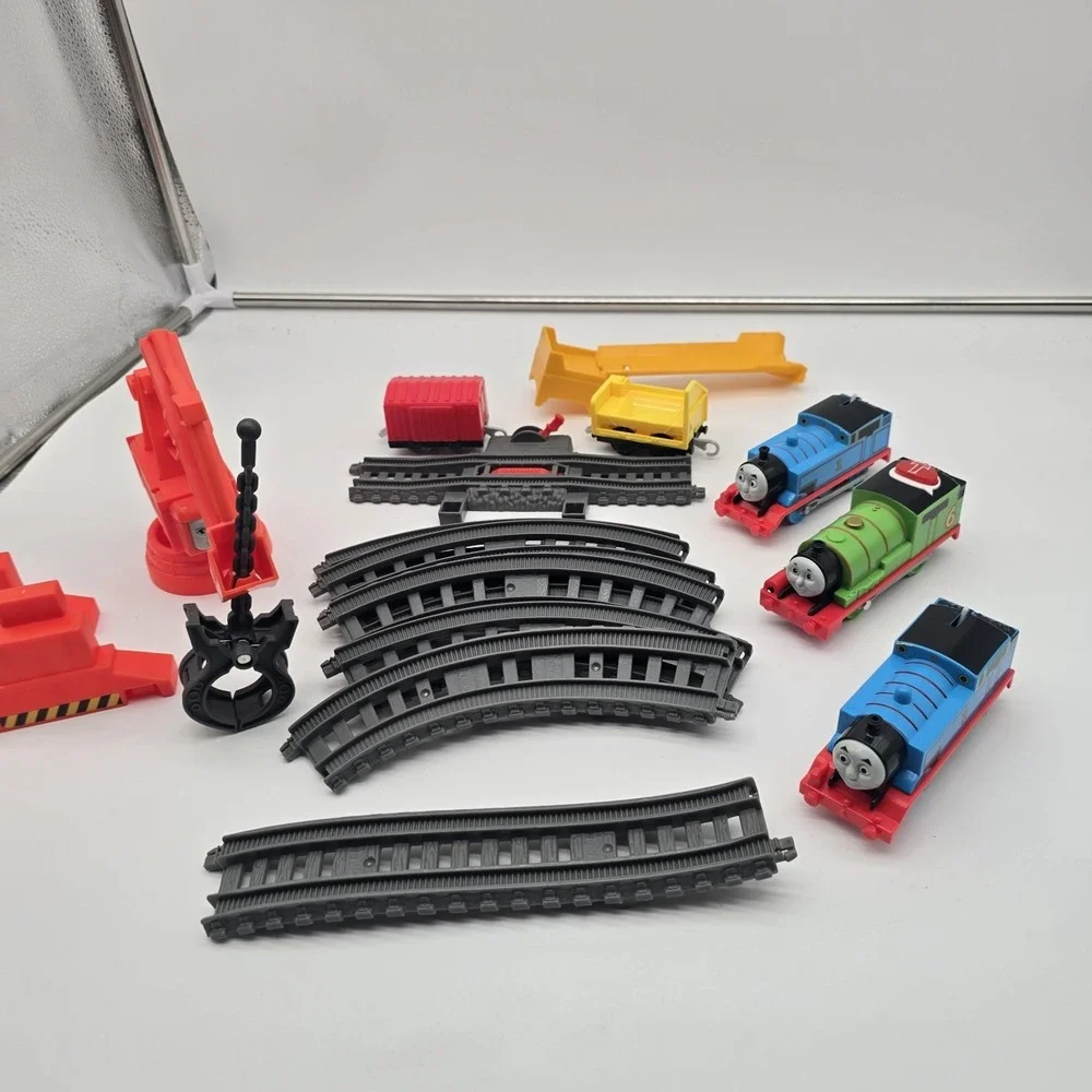 Thomas and Friends Lot Of 17 Pieces- Trackmaster Trains‎ & Track Various Items